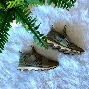 Green velcro sneakers with edgy sole